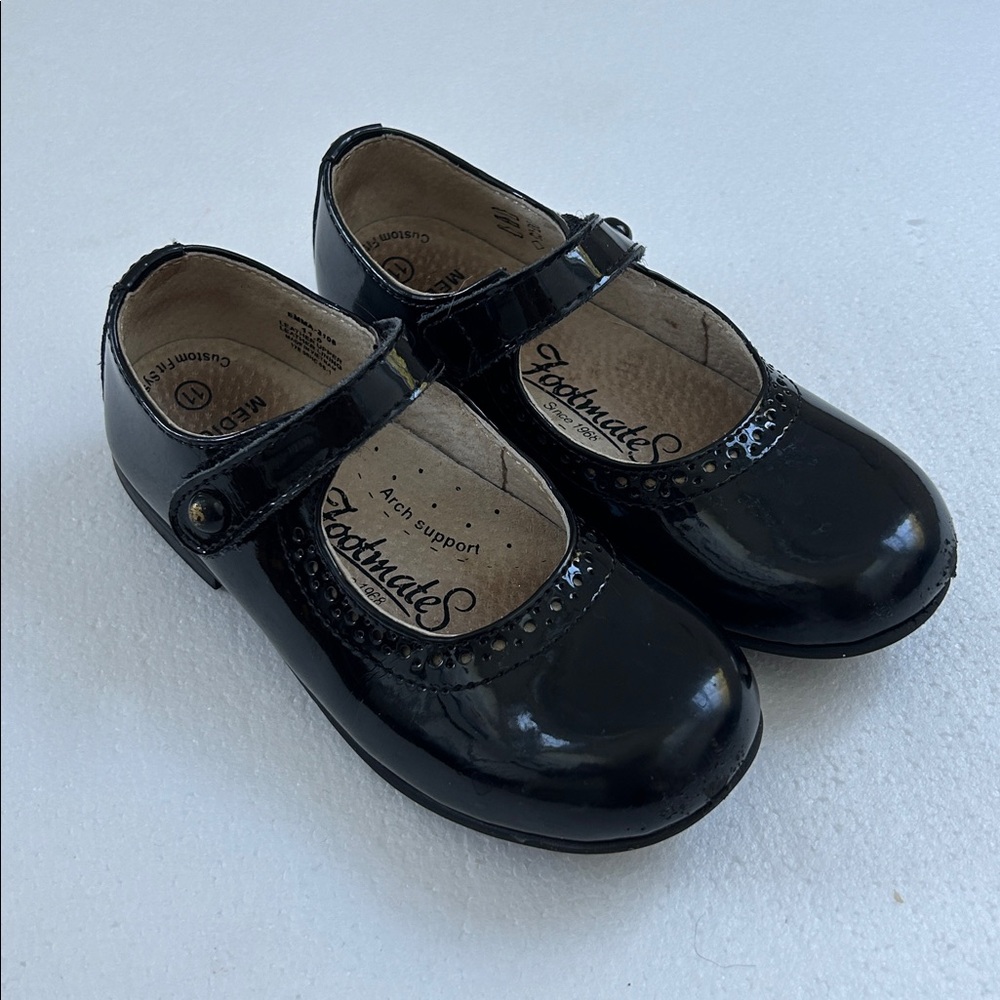 Footmates Emma black patent leather high gloss shiny dress shoes Mary Janes